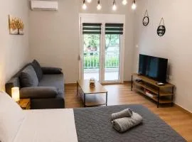 PP Urban Studio - Brand New Renovated, Heart of City
