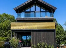 Villa with splendid view garden and 2 terraces