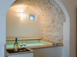 Jacuzzi IV Monte romantic suite with hot tub