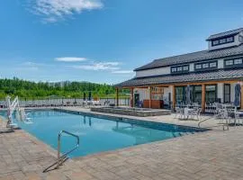 Mtn Views + Resort Perks: Cozy Cottage in Thornton