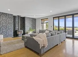 2BR Relax at Lake Hood Luxury Canal Home with Jetty