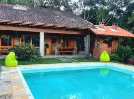 Refúgio na Serra com Piscina, Jardim e Natureza