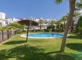 Estupendo piso con piscina, padel, tenis y golf