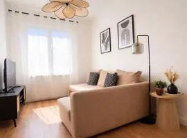 Appart neuf et cosy - Lit Queensize - Garage privé - Terrasse