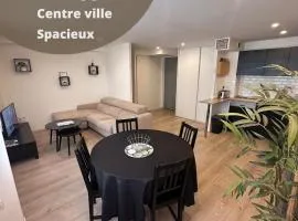 LE DOUILLET - Parking gratuit - Centre ville