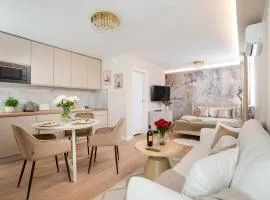 Gorgeous Studio in the Strict person with AC & parking