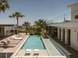 Villa Lydia I Superb views, two pools, next to the city