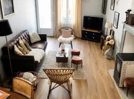 Maison au cœur du village de Villeréal avec cour extérieur