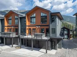 Nordix Townhomes Pet-Friendly by StayIn