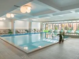 Alpine Line Studio with pool & spa