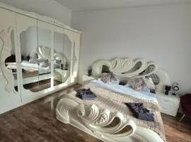 Alisa&Giulia Home