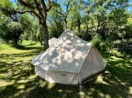 Tente bivouac en pleine nature et Guinguette