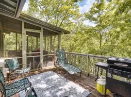 2 Decks, Pool Access! Osage Beach Family Retreat