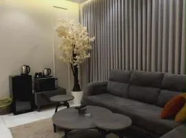 غرفة نوم وصالة مودرن بدخول ذاتي