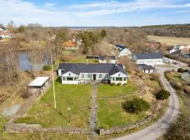 3 Bedroom Stunning Home In Varberg