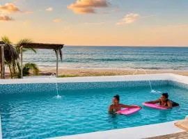 Casa frente al mar con piscina privada y BBQ en Zorritos, Tumbes