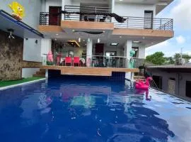Twin Sister House Tagaytay Private Pool