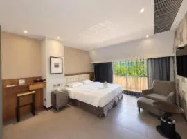 3 Door Hotel