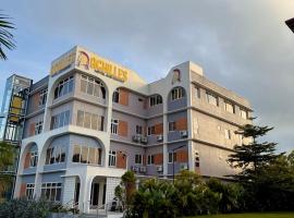 Achilles Hotel โรงแรมในMaitim