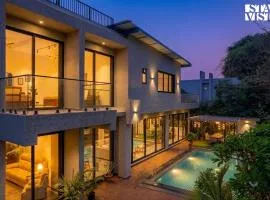 StayVista at Azalea with Pool, Lawn
