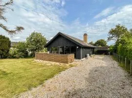 Gorgeous Home In Strøby With Wifi
