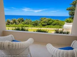 Sea Breeze Ocean Views & Beachside Retreat