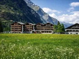 Großzügige Ferienwohnung in Täsch mit Alpenblick und Poolzugang
