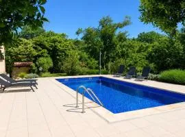 Amazing Home In Méjannes-Le-Clap