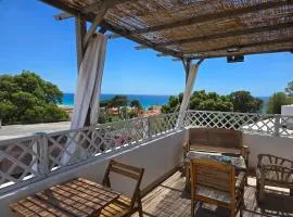 Stylish home with sea view 4 min walk to the beach!!