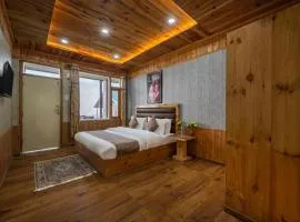 The Suffer Heights l Open Air Lawn l Rooms and Cafe l Kufri by Exotic Stays