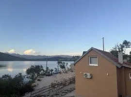 Lake Apartment Krupac