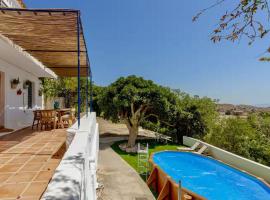 Cortijo de la Fuente con vistas impresionantes, piscina privada y playas a 20 minutos, ξενοδοχείο σε Bédar