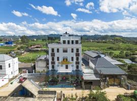 Khách sạn Gold House Mộc Châu, Hotel in Làng Môn