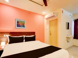 Hotel O S L N Grand, khách sạn ở Upal