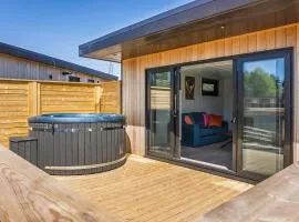 Lovebird Lodge - Uk51939