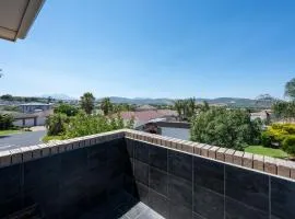 Modern executive retreat with Workstation and stunning scenic views