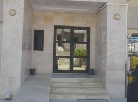 Nozeht el soltan, hotel sa Potinville