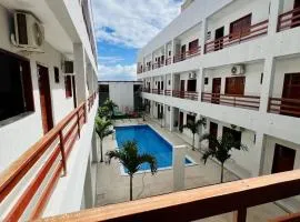 Flat com 3 quartos em condomínio