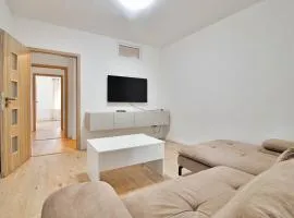 Lovely 1 Bedroom Apartment