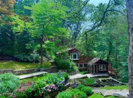 Cozy Riverfront Cottage - Pool, Hot Tub, 35 min NYC