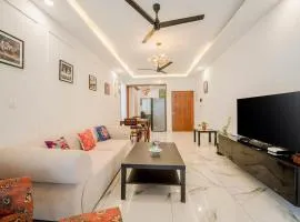 Luxo Dream 2Bhk W Pool by whereyoustaying