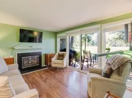 Dog-friendly condo with 6 SHARC passes & great golf course views