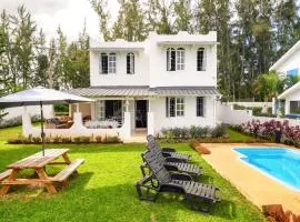 Direct Beachfront 5-BR Villa w Pool