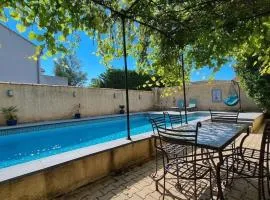 La Santoline - Provençal break with pool