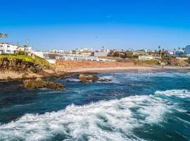 Dog-Friendly Home with Heated Outdoor Pool, Hot Tub, Balcony, Rooftop Terrace