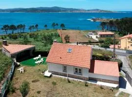 AG Casa Camariñas, con jardín y vistas al mar