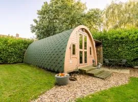 The Chestnuts Pod with private garden.