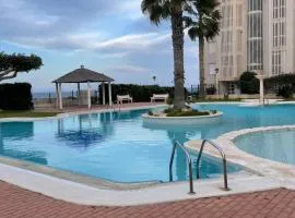 Beachfront apartment with Sea Views, Pool, Parking