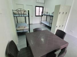 MAOS Building – hotel w mieście Batangas
