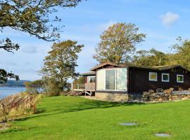 Oystershell Lodge, holiday home in Otter Ferry